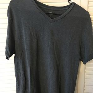 Men’s Express vneck tee